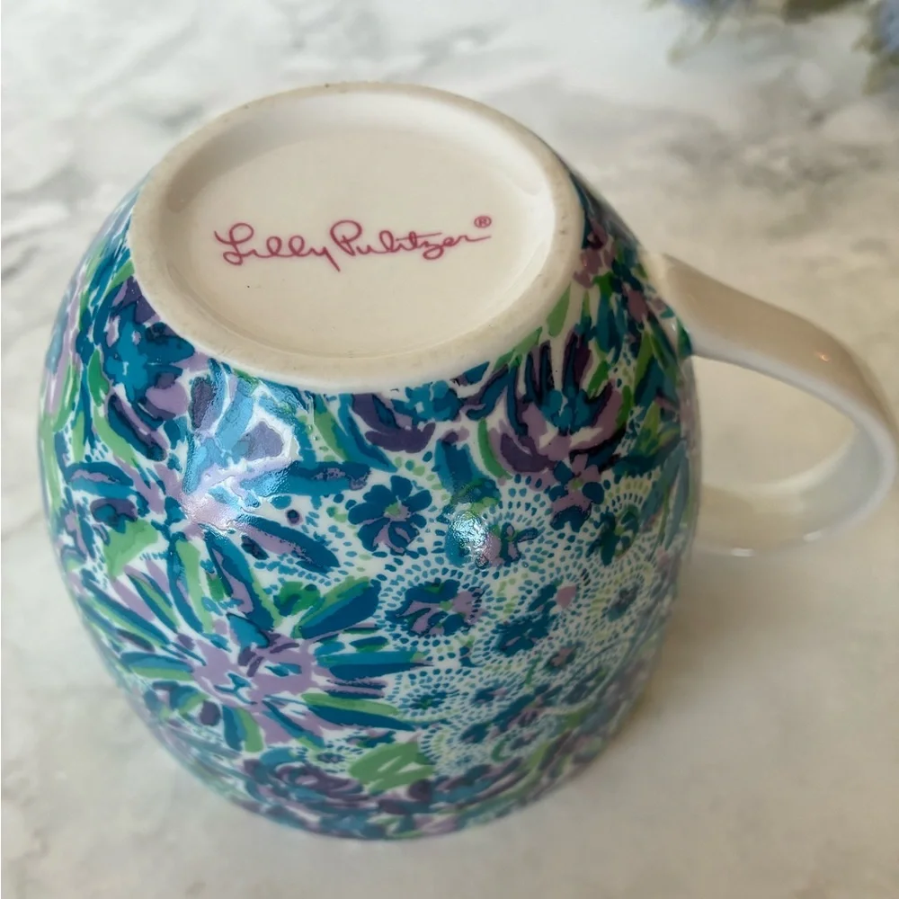 LILLY PULITZER Floral Ceramic Mug with Hidden Cat/Lion Design